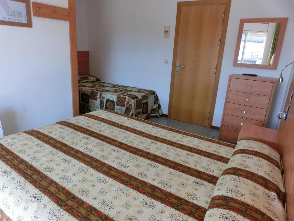 Hotel Can Catala L' Escala Bilik gambar