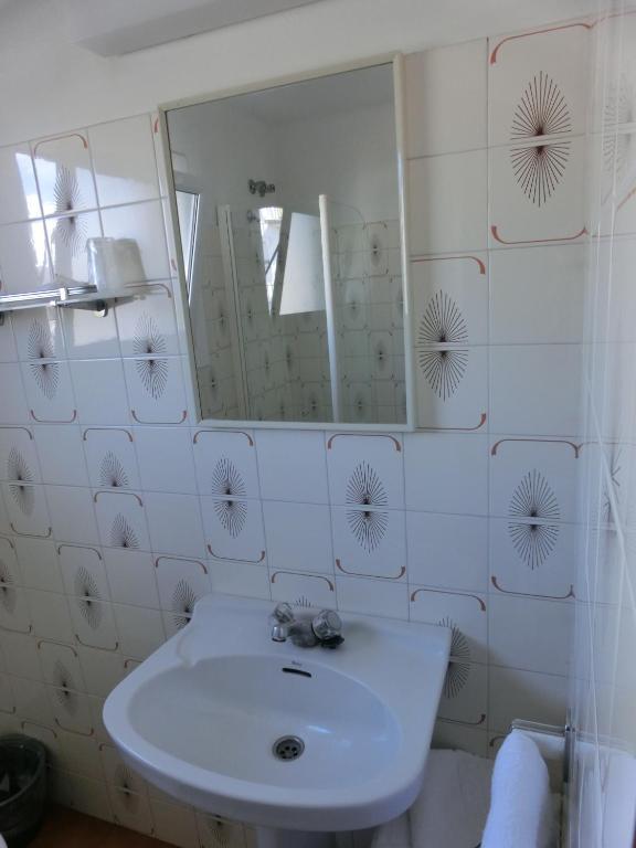 Hotel Can Catala L' Escala Bilik gambar